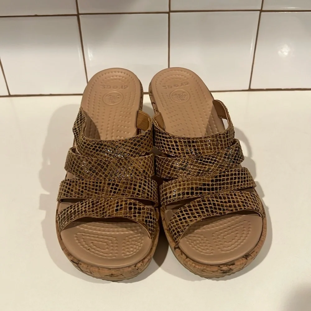 Crocs Cork Wedge Sandals Brown Blake Snake Print Strappy Wedges Size 6 worn once - Picture 1 of 6